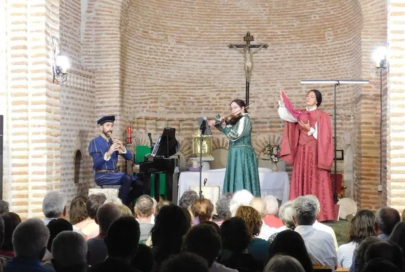 Foto 8 - 'Arcos y Ecos' desborda la iglesia de Galleguillos en su vigesimosegunda funci&oacute;n