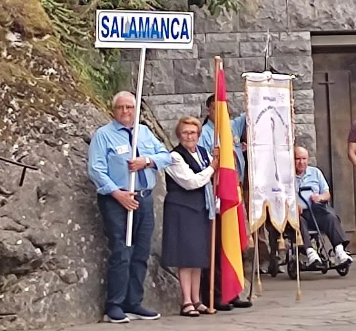 Foto 3 - Los peregrinos diocesanos se empapan de la espiritualidad del Santuario de Lourdes