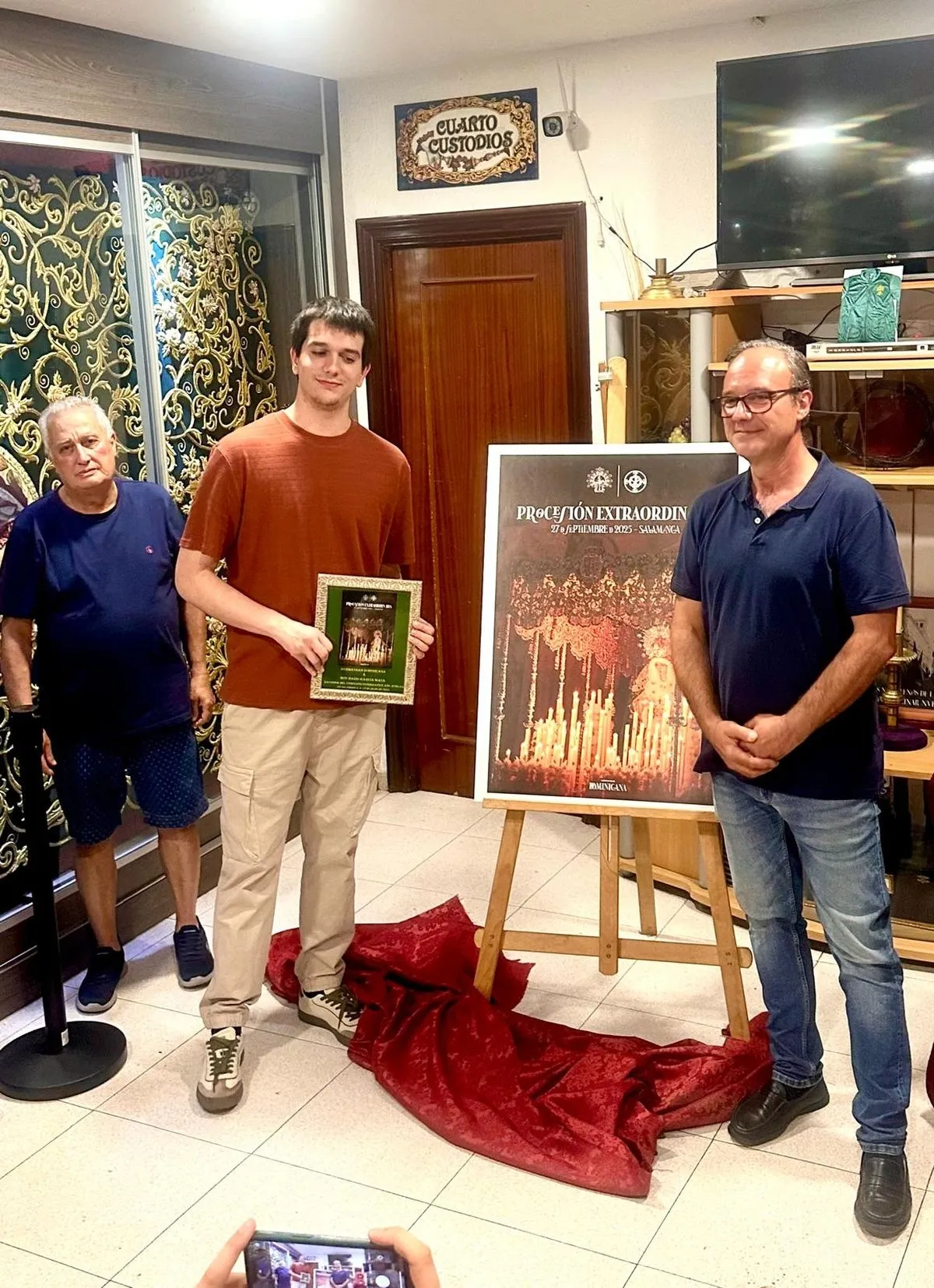 Presentación del cartel anunciador y de la papeleta de salida de la procesión de la Virgen de la Esperanza el próximo septiembre