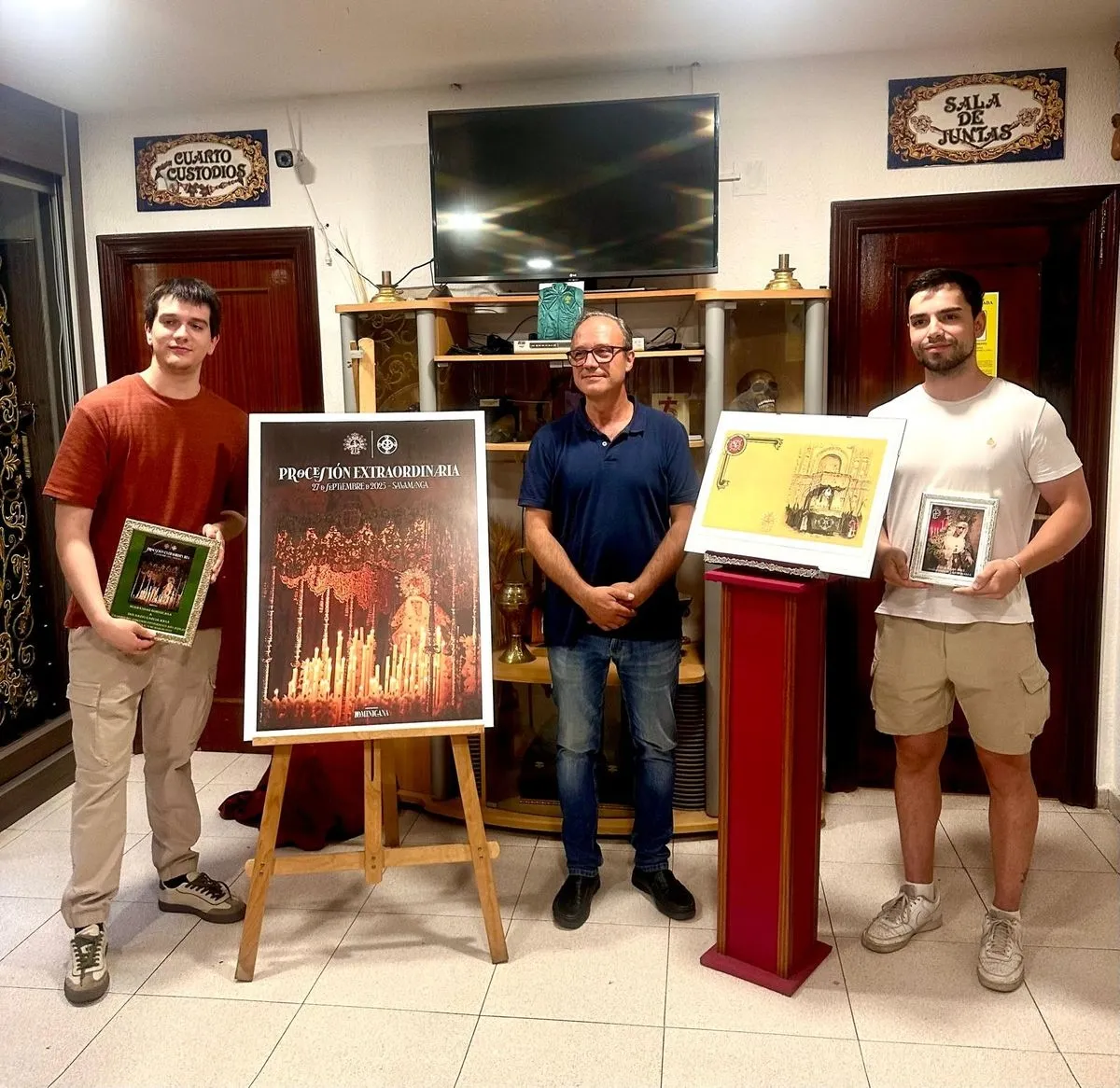 Presentación del cartel anunciador y de la papeleta de salida de la procesión de la Virgen de la Esperanza el próximo septiembre