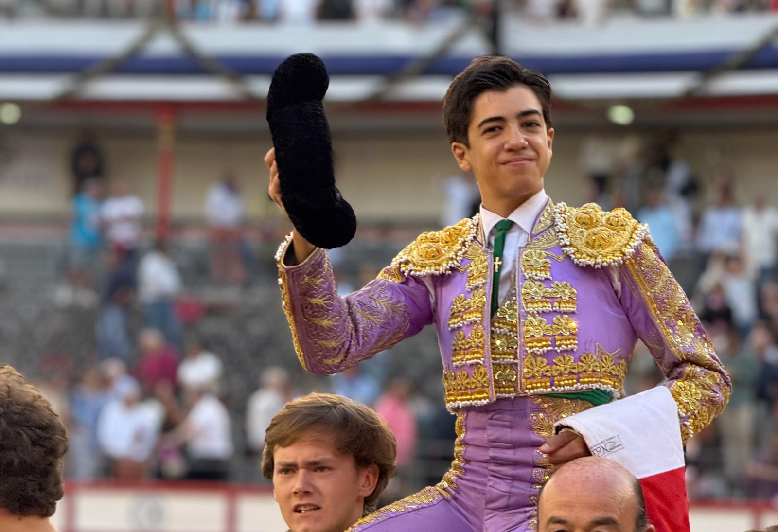 VÍDEO y FOTOS | Puerta grande para Marco Pérez en su reaparición en Santander 