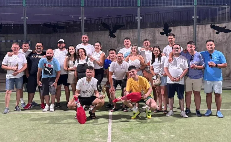 Foto 2 - Arturo y Juancar triunfan en el 4&ordm; Torneo de P&aacute;del organizado por L@s Ni&ntilde;@s de la Cubitera