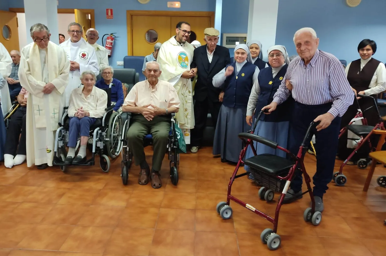 Foto 7 - Las Hermanas encargadas de la Casa Sacerdotal honran a Santa Marta