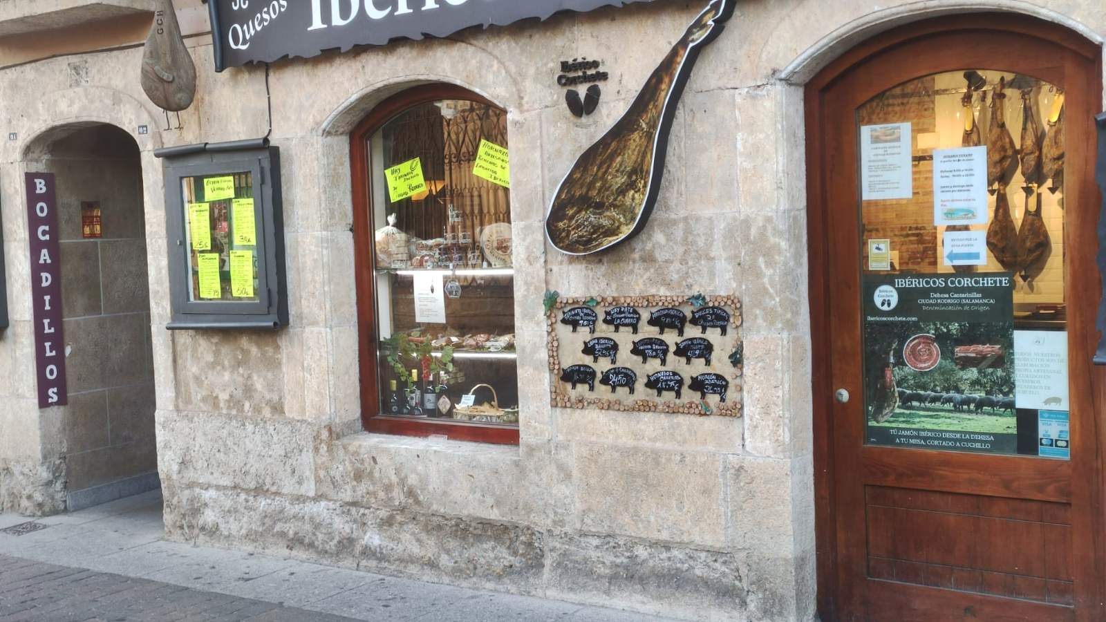 Roban de madrugada en la tienda de embutidos de Cardenal Pacheco
