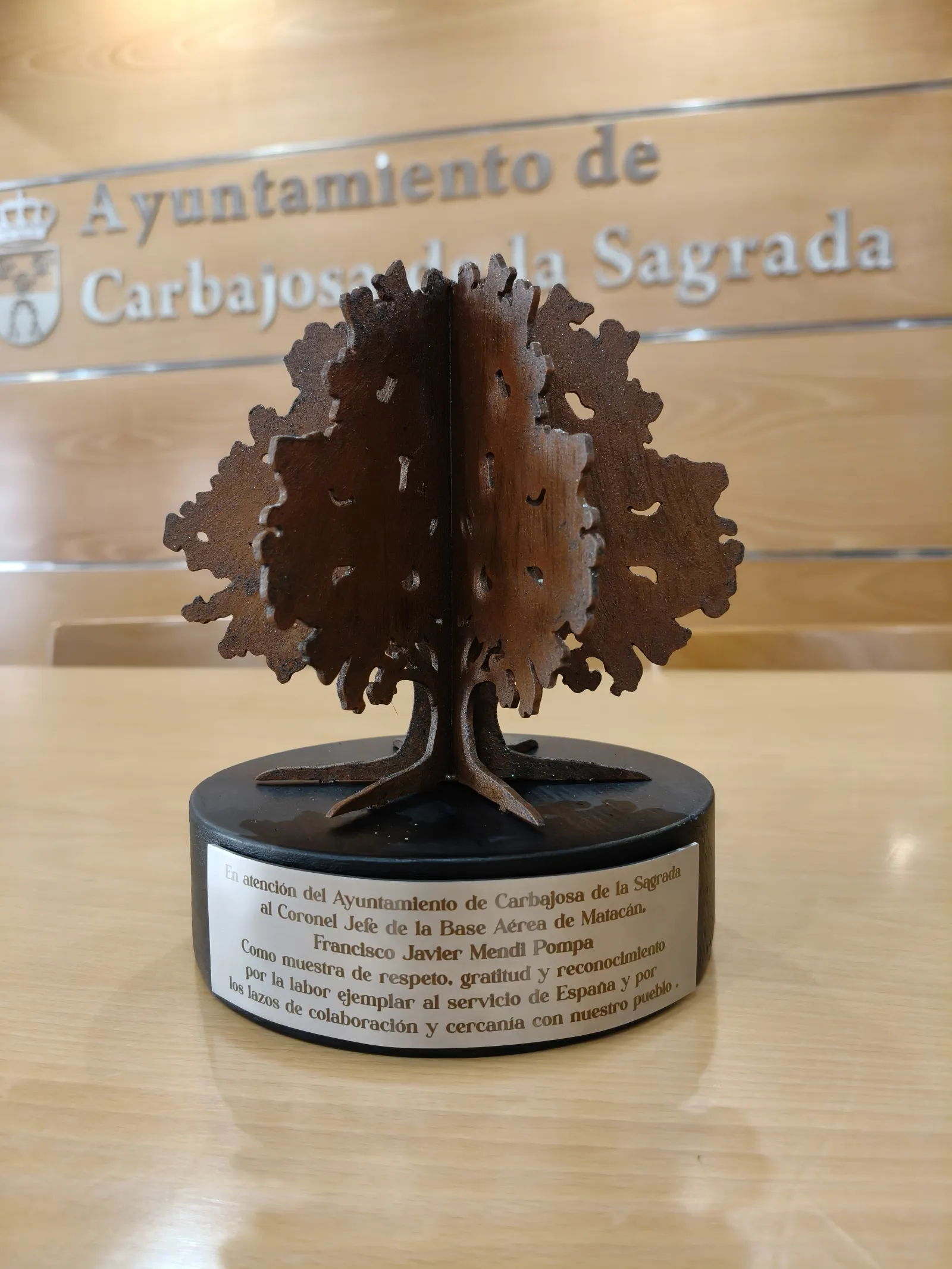 Carbajosa de la Sagrada reconoce la labor del coronel jefe de Matacán en su despedida