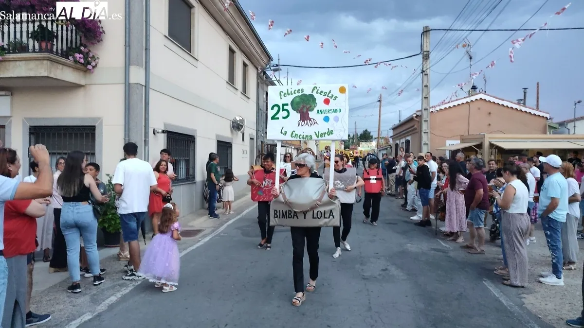 Vibrante arranque de fiestas en Boada con las peñas y los pregoneros como protagonistas / CORRAL