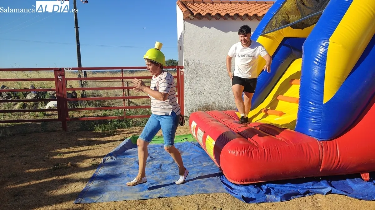 Divertida tarde en Boada con el Humor Amarillo de Encierros Infantiles Huertos / CORRAL