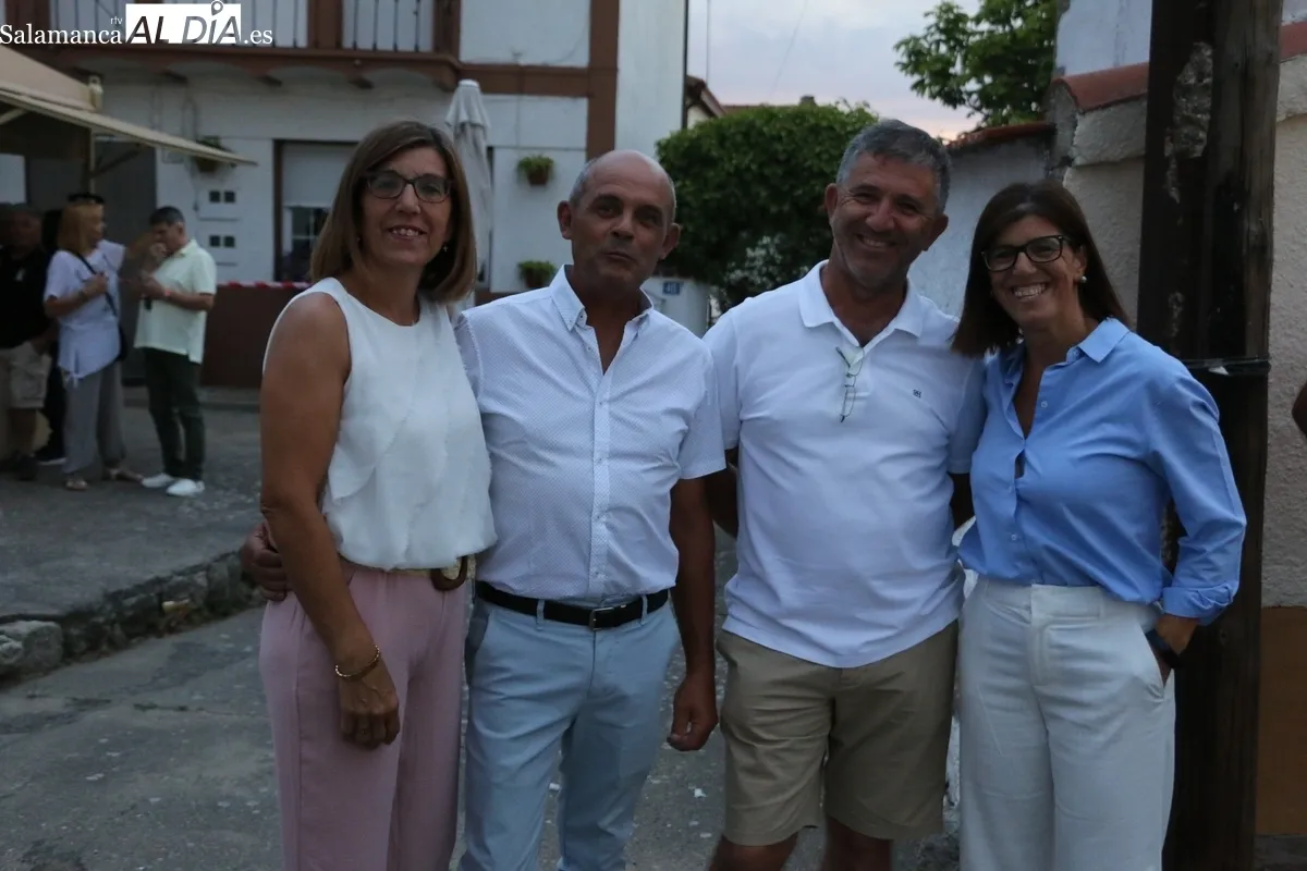 Vibrante arranque de fiestas en Boada con las peñas y los pregoneros como protagonistas / CORRAL