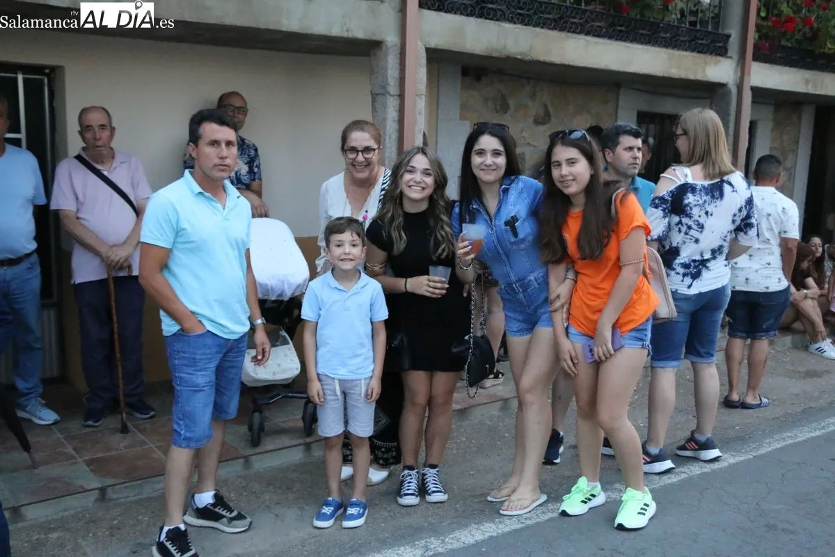 Vibrante arranque de fiestas en Boada con las peñas y los pregoneros como protagonistas / CORRAL