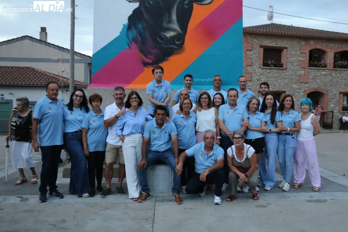 Vibrante arranque de fiestas en Boada con las peñas y los pregoneros como protagonistas / CORRAL