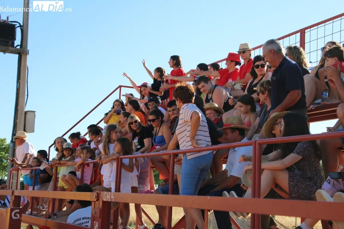 Divertida tarde en Boada con el Humor Amarillo de Encierros Infantiles Huertos / CORRAL