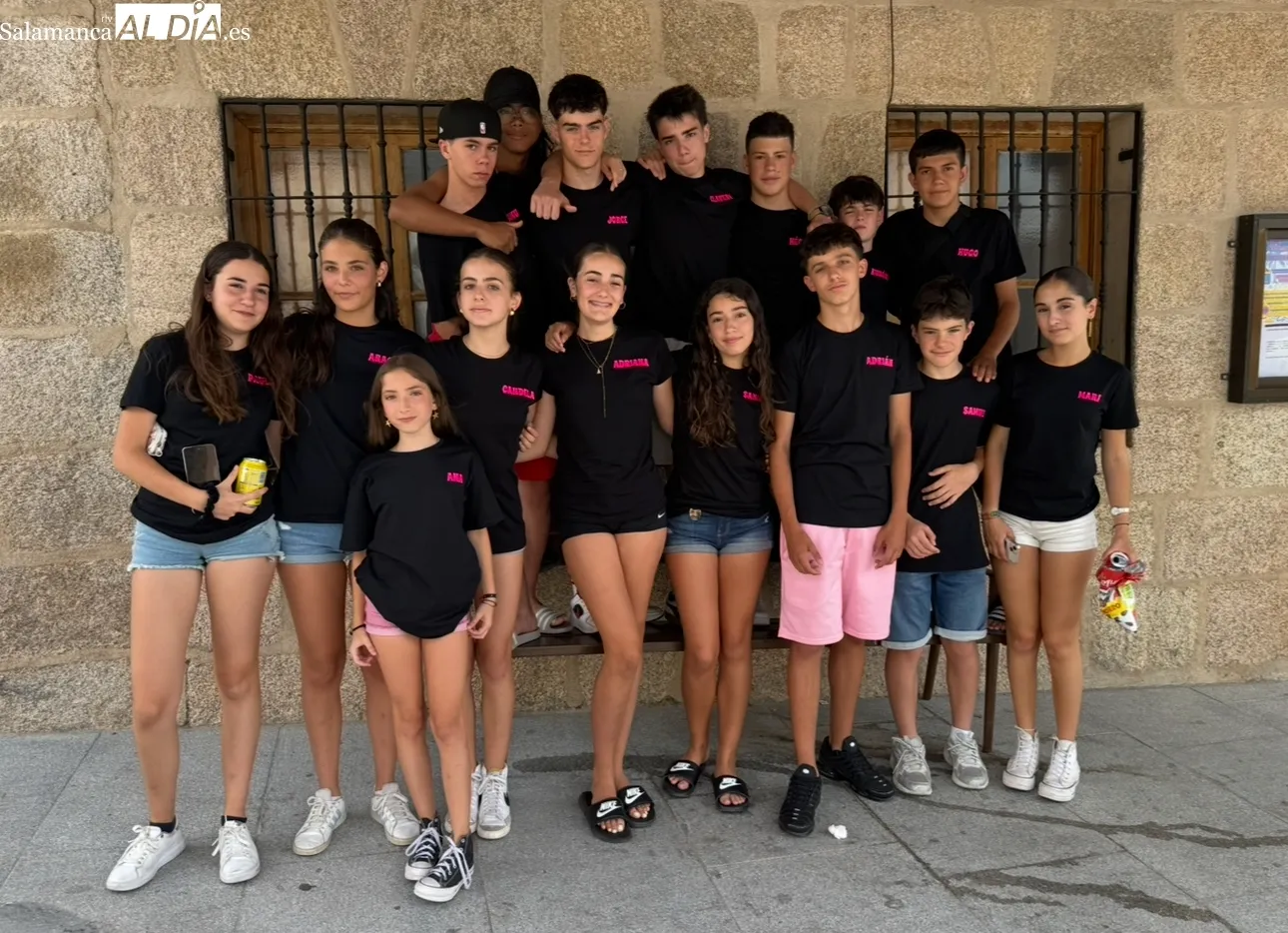 Foto 3 - "Cada vez somos m&aacute;s y estamos m&aacute;s unidos": el gran mensaje de las pe&ntilde;as de Mancera de Abajo en el gran desfile de las fiestas, que estrena preg&oacute;n
