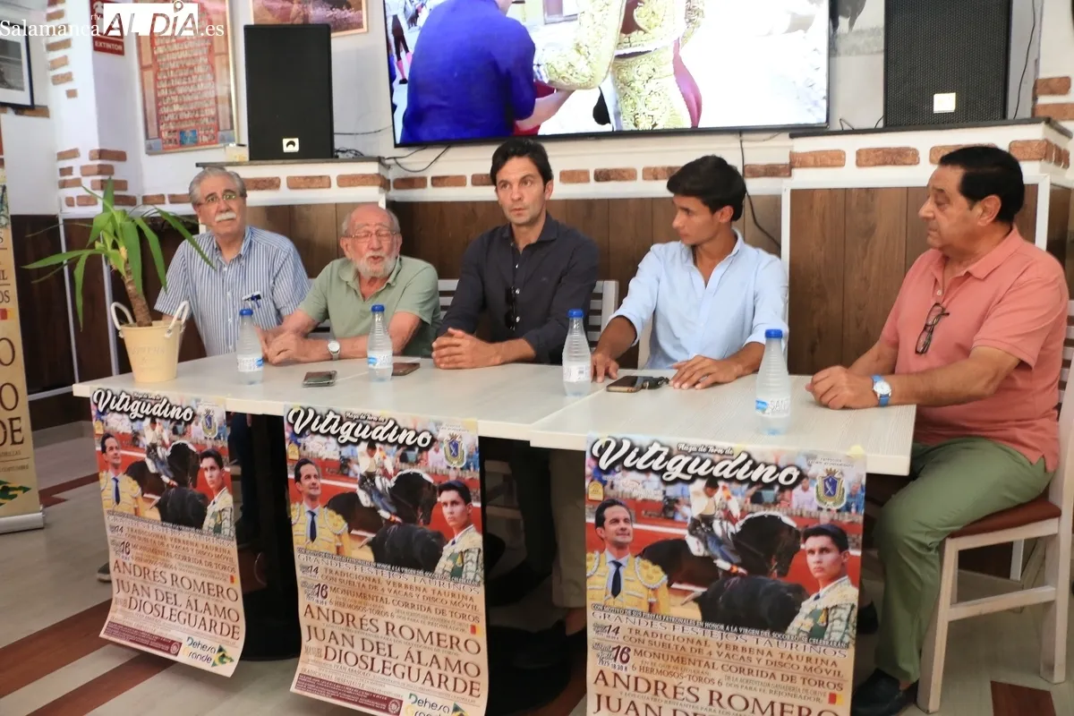 Presentación de la corrida de toros del 16 de agosto con los matadores Juan del Álamo y Manuel Diosleguarde / CORRAL 