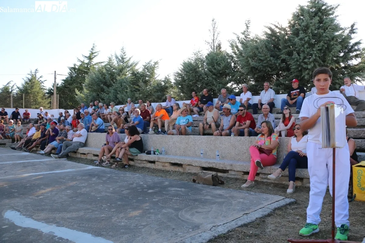Vibrante final del I Trofeo Diputación de Pelota en frontones históricos que tuvo lugar ayer sábado en Villavieja de Yeltes / CORRAL