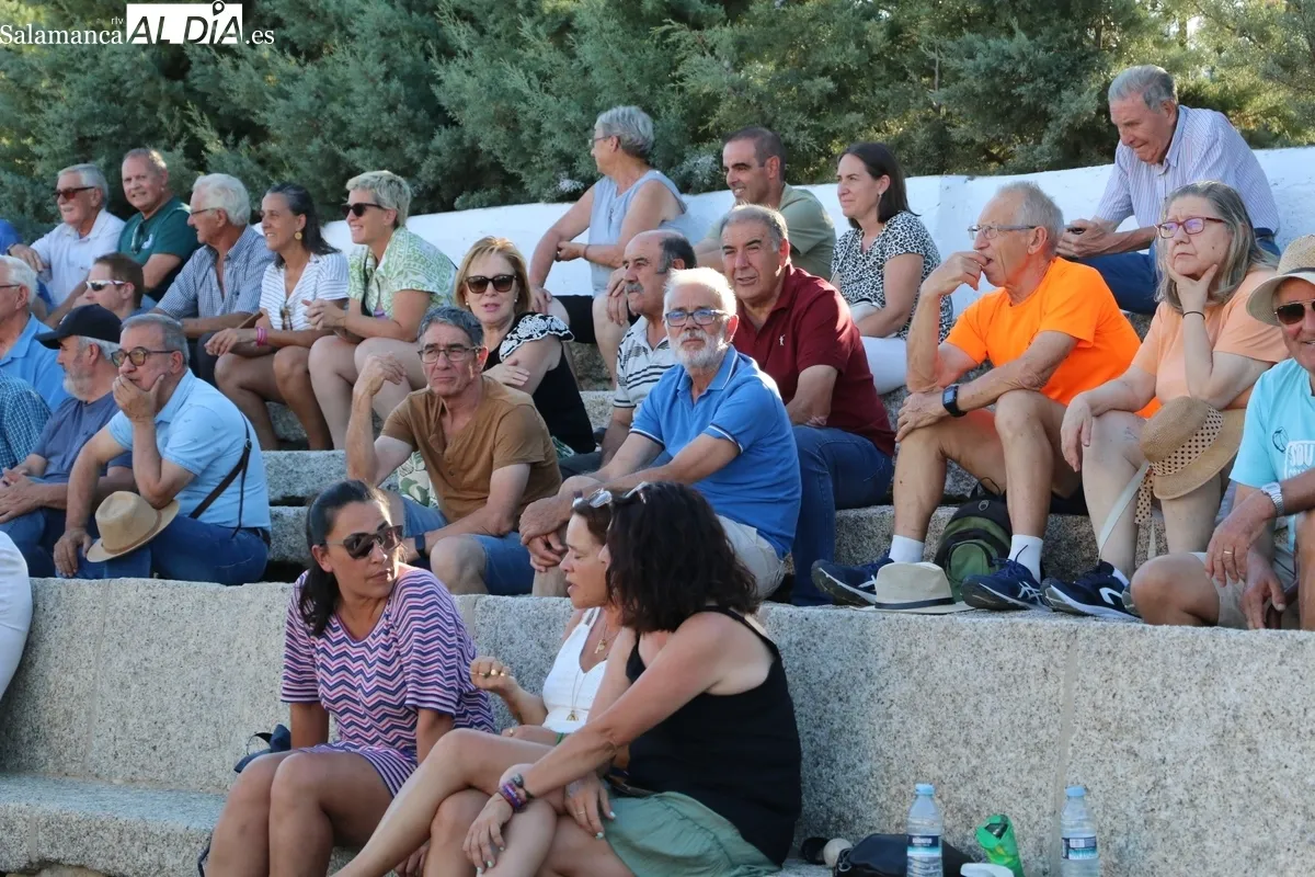 Vibrante final del I Trofeo Diputación de Pelota en frontones históricos que tuvo lugar ayer sábado en Villavieja de Yeltes / CORRAL
