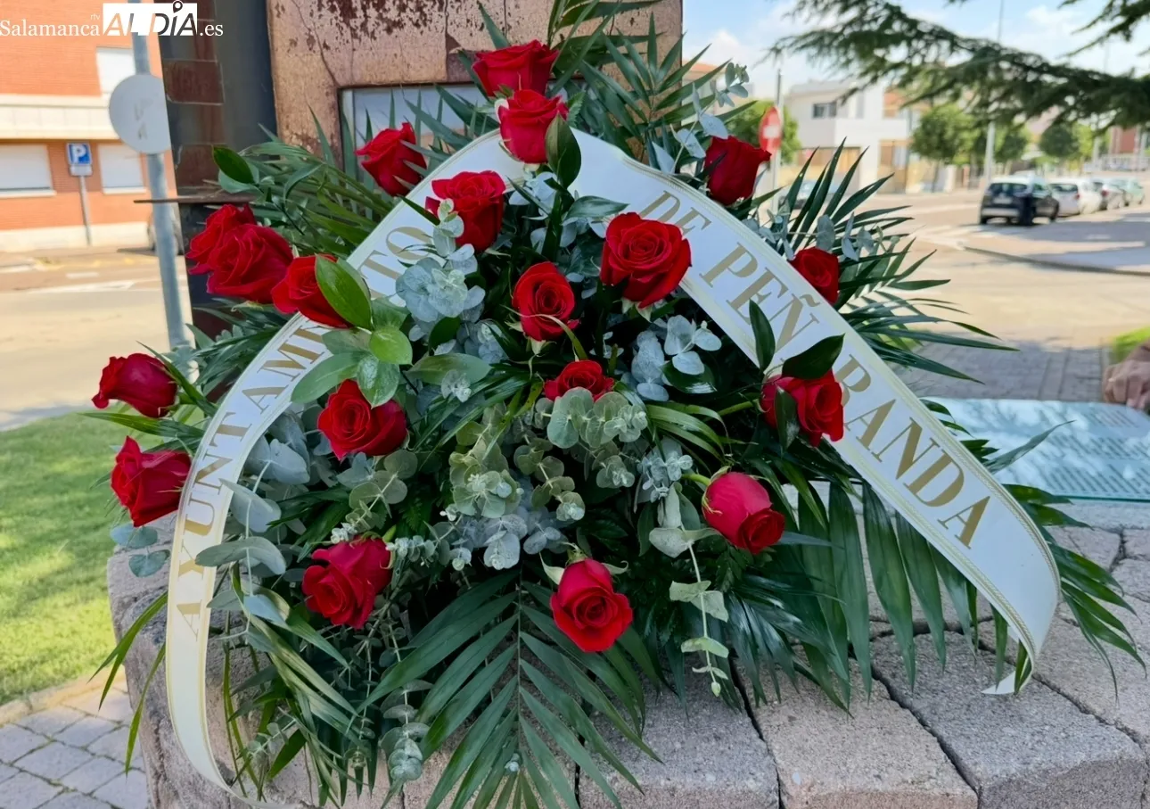 Foto 5 - Flores para el eterno recuerdo a las v&iacute;ctimas del Polvor&iacute;n de Pe&ntilde;aranda en el 86&ordm; aniversario de la explosi&oacute;n