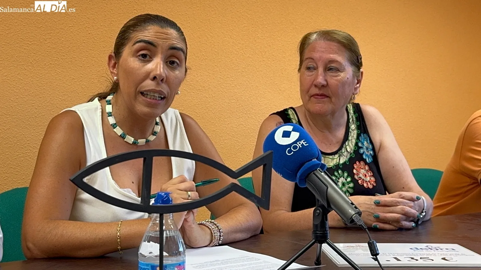 Foto 4 - Emocionante entrega de la Mancomunidad de los m&aacute;s de 1.100 euros recaudados en su fiesta y en favor de la asociaci&oacute;n Piel de Mariposa