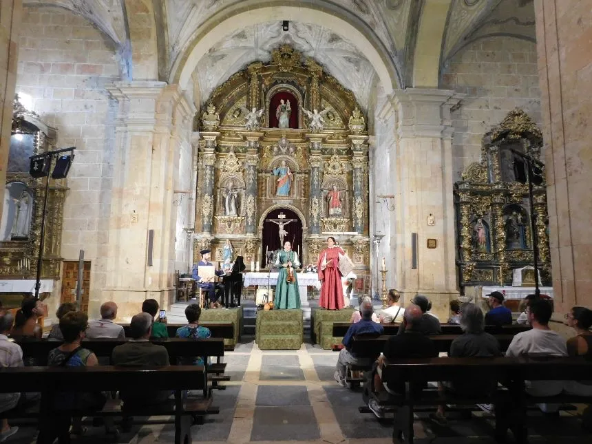 Foto 2 - 'Arcos y Ecos' pone al p&uacute;blico en pie en la iglesia de San Pedro Ap&oacute;stol de Cantalpino