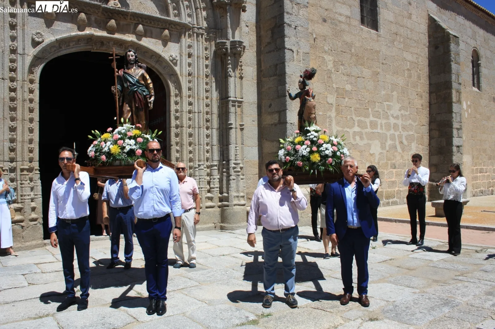 Foto 4 - Multitudinario acompa&ntilde;amiento a Santiago Ap&oacute;stol en su d&iacute;a grande en Santiago de la Puebla