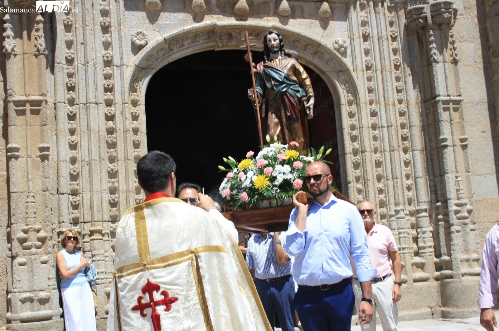 Foto 3 - Multitudinario acompa&ntilde;amiento a Santiago Ap&oacute;stol en su d&iacute;a grande en Santiago de la Puebla