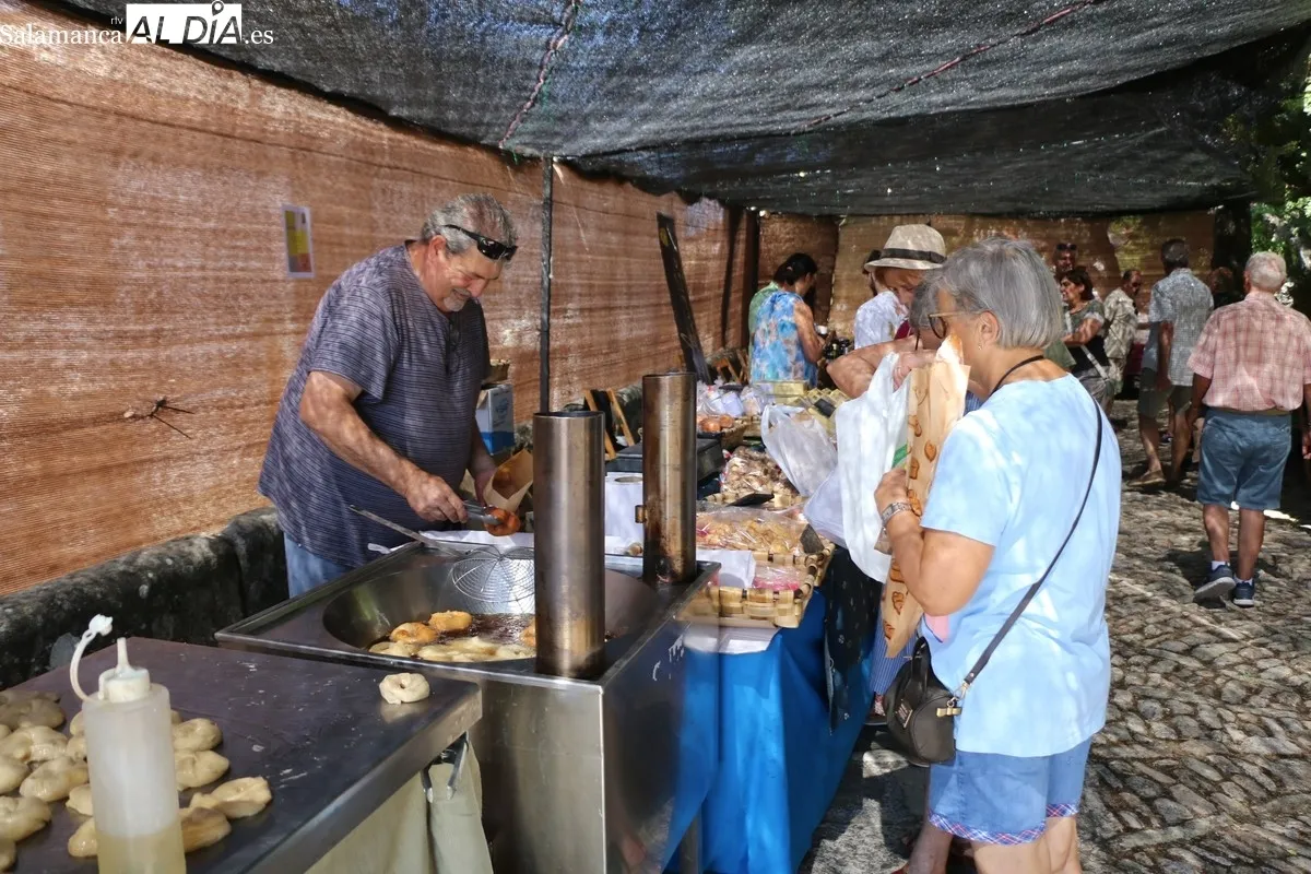 Nuevo éxito de la Feria de Artesanía y Agroecología de Monleras en esta 15ª edición / CORRAL