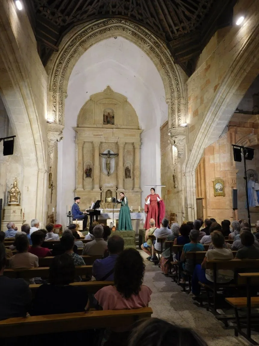 Foto 10 - &lsquo;Arcos y Ecos&rsquo; encandila bajo el artesonado mud&eacute;jar de la iglesia parroquial de Villoria