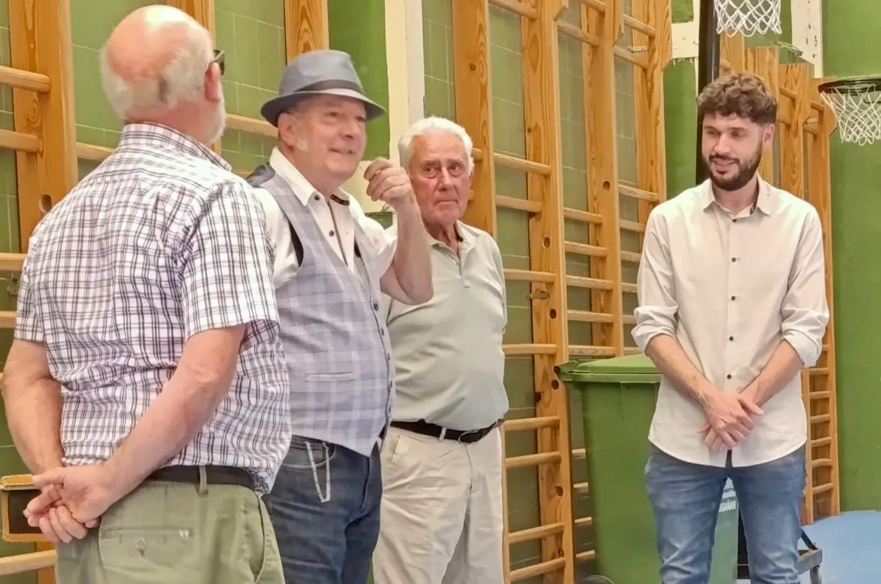 Fiesta de la asociación de mayores Torres Villarroel en Macotera. José Guerras