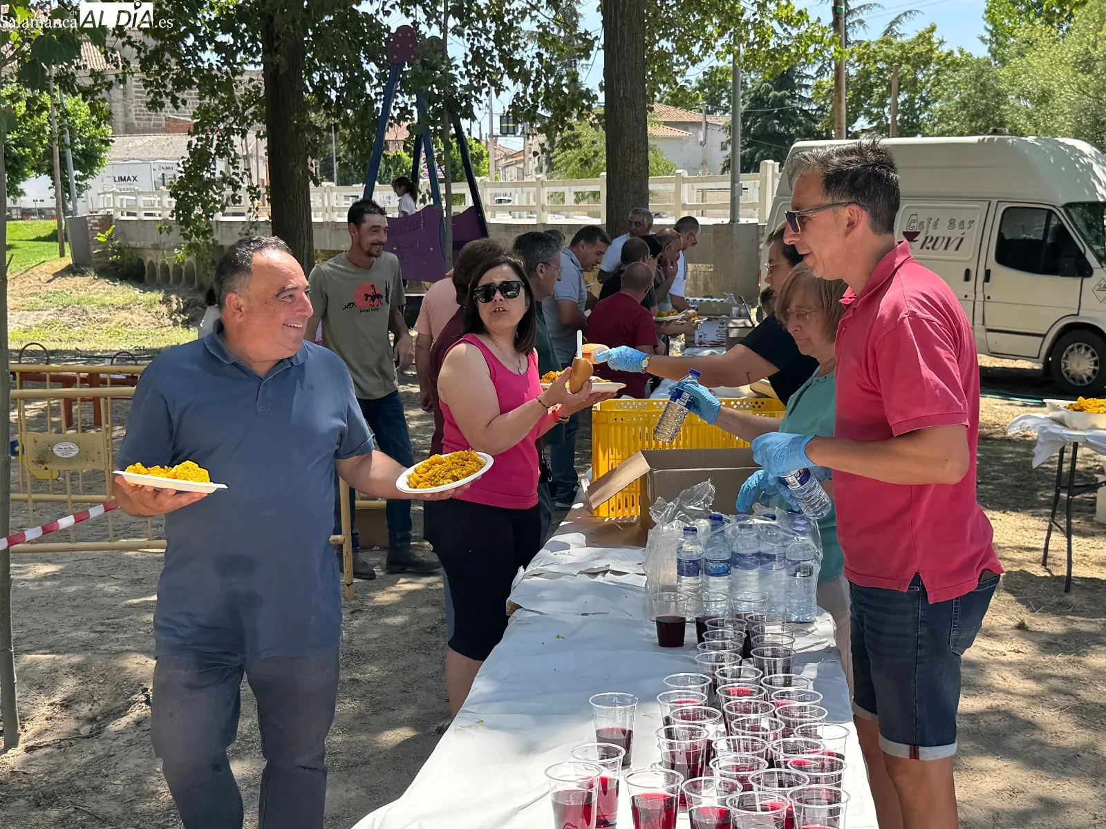 Foto 9 - Paella solidaria para cerca de 700 personas despide las fiestas patronales en Santiago de la Puebla