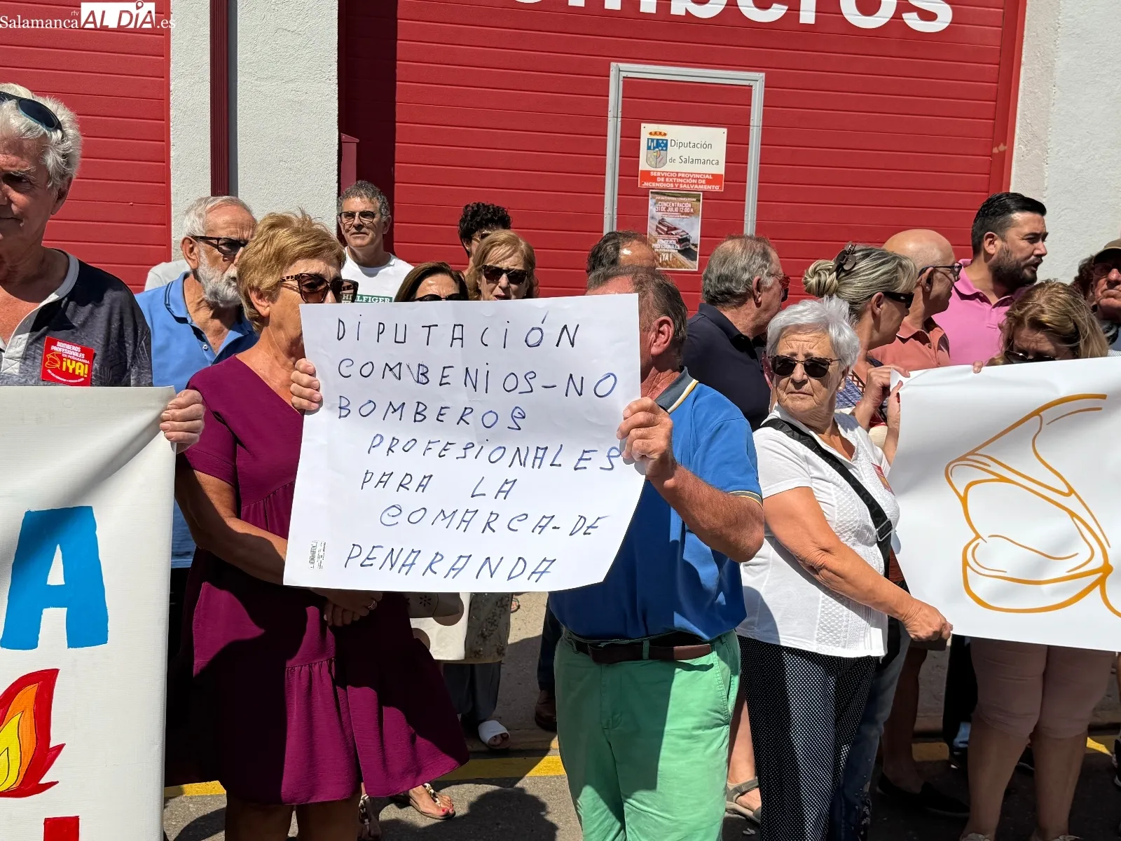 Foto 6 - Clamor en la calle por la llegada de bomberos profesionales a Pe&ntilde;aranda