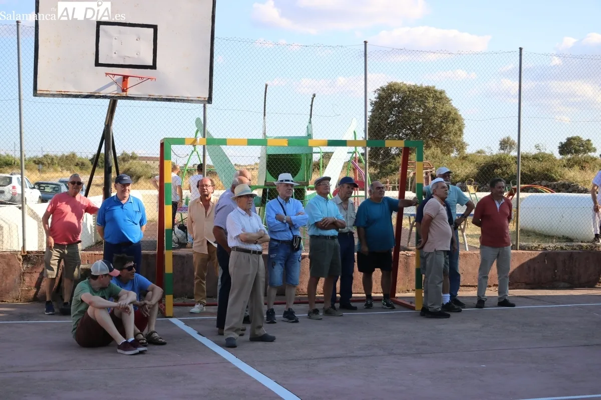 Partido trepidante de pelota a mano el vivido este domingo en Guadramiro / CORRAL