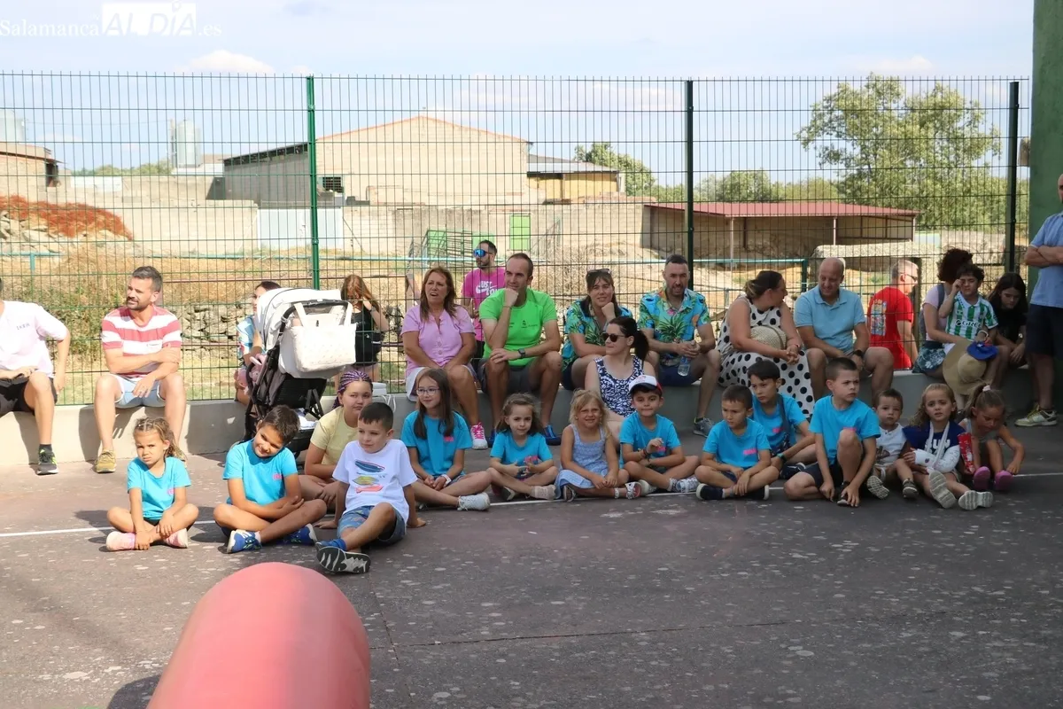 Divertido Gran Prix de peñas organizado en Villasbuenas por Encierros Infantiles Huertos / CORRAL