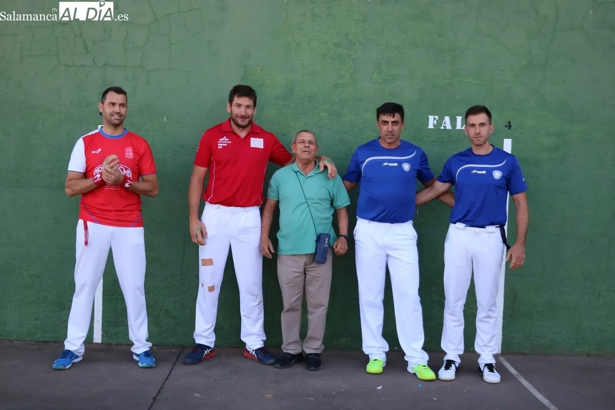 Divertido partido de pelota que protagonizaron Beobide y Corredera contra Galgo IV y Nuevo / CORRAL  