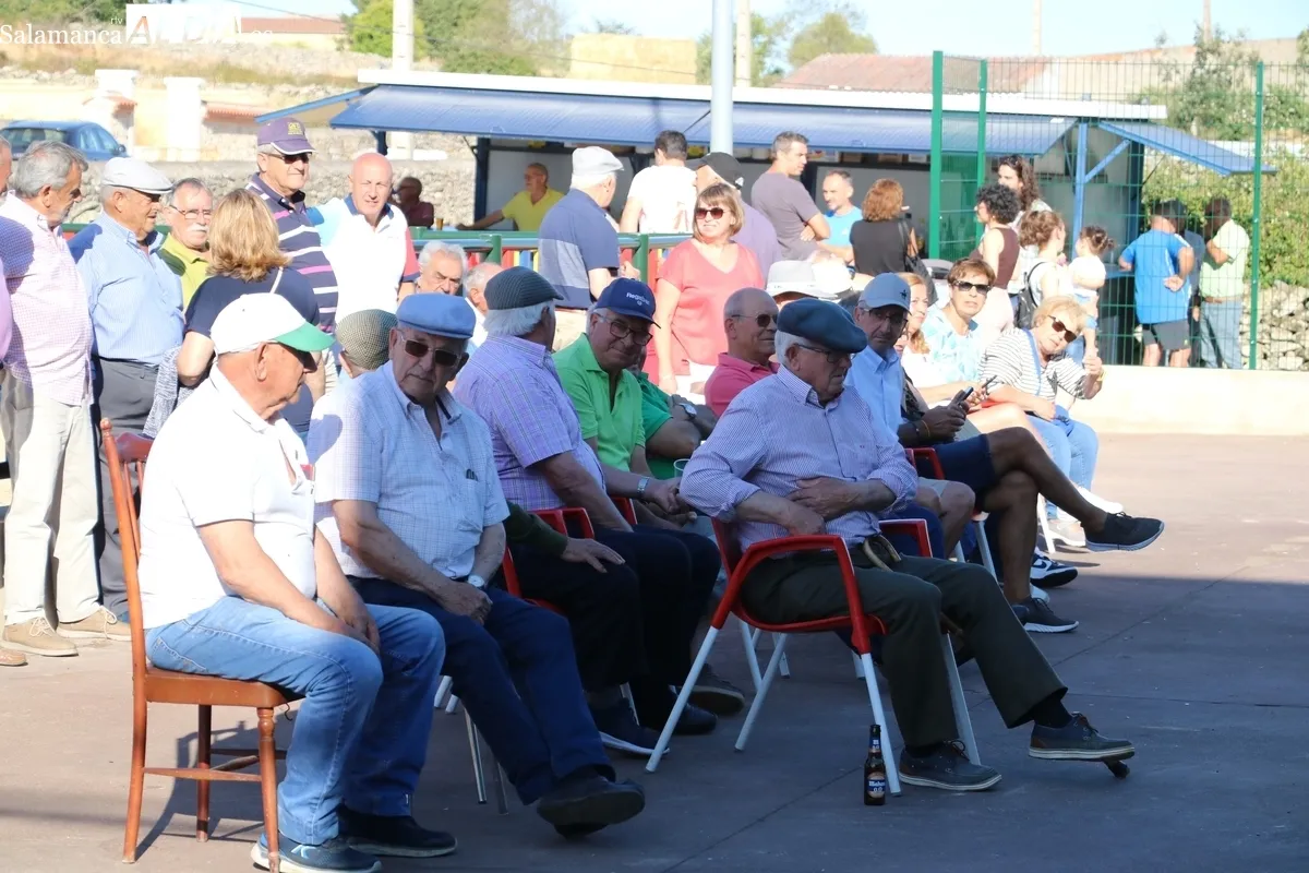 Divertido partido de pelota que protagonizaron Beobide y Corredera contra Galgo IV y Nuevo / CORRAL  