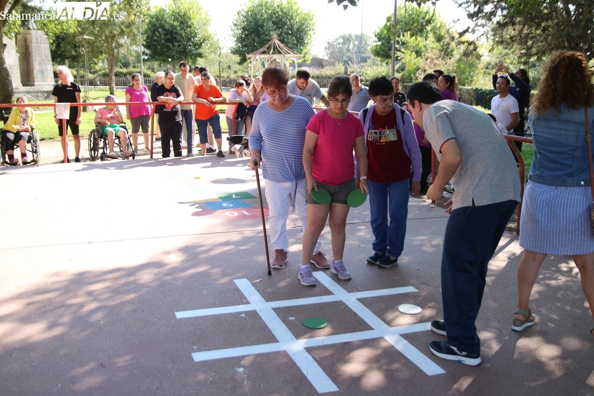 Juegos inclusivos de Asprodes en el parque de Vitigudino