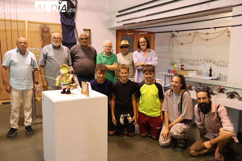 El Club de Pesca Santa Teresa inaugura una exposición con más de 250 piezas sobre las antiguas artes de pesca