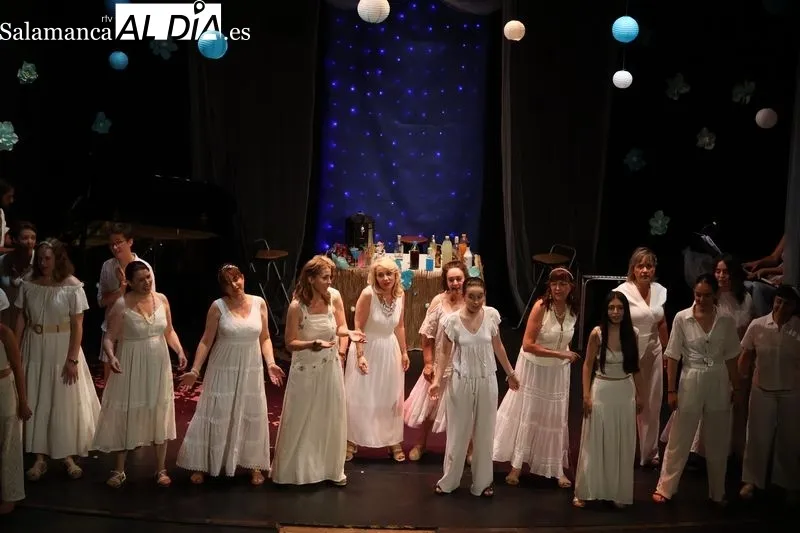 Foto 13 - &Eacute;xito rotundo en el estreno del musical &ldquo;Mamma Mia!&rdquo; en un teatro abarrotado
