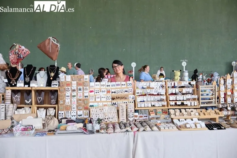 Foto 10 - Galinduste celebra su IX Feria Agroalimentaria con tradici&oacute;n, gastronom&iacute;a y humor