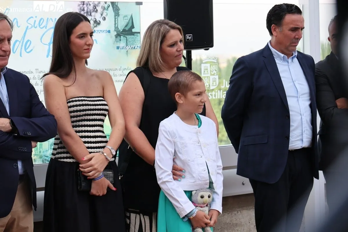 Inauguración de la terrada denominada 'El Jardín de María' en el Hospital de Salamanca. Foto de David Sañudo