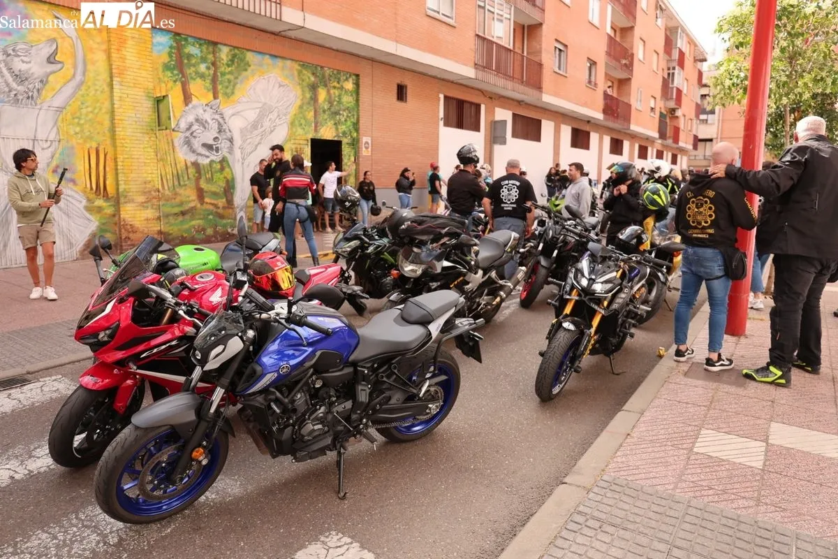 Inauguración del mural motero 'Alfonso Serrano' en Santa Marta. Fotos: David Sañudo