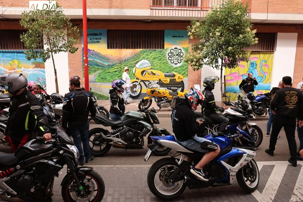 Inauguración del mural motero 'Alfonso Serrano' en Santa Marta. Fotos: David Sañudo