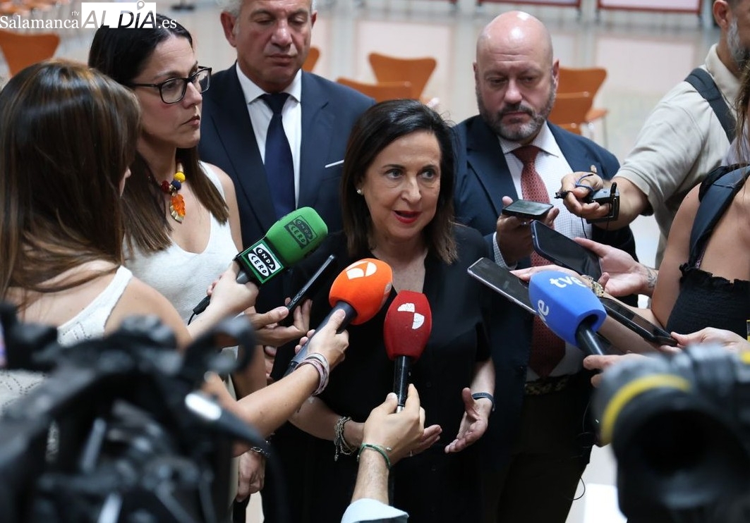 Robles en Salamanca: medallas por la DANA y fango político