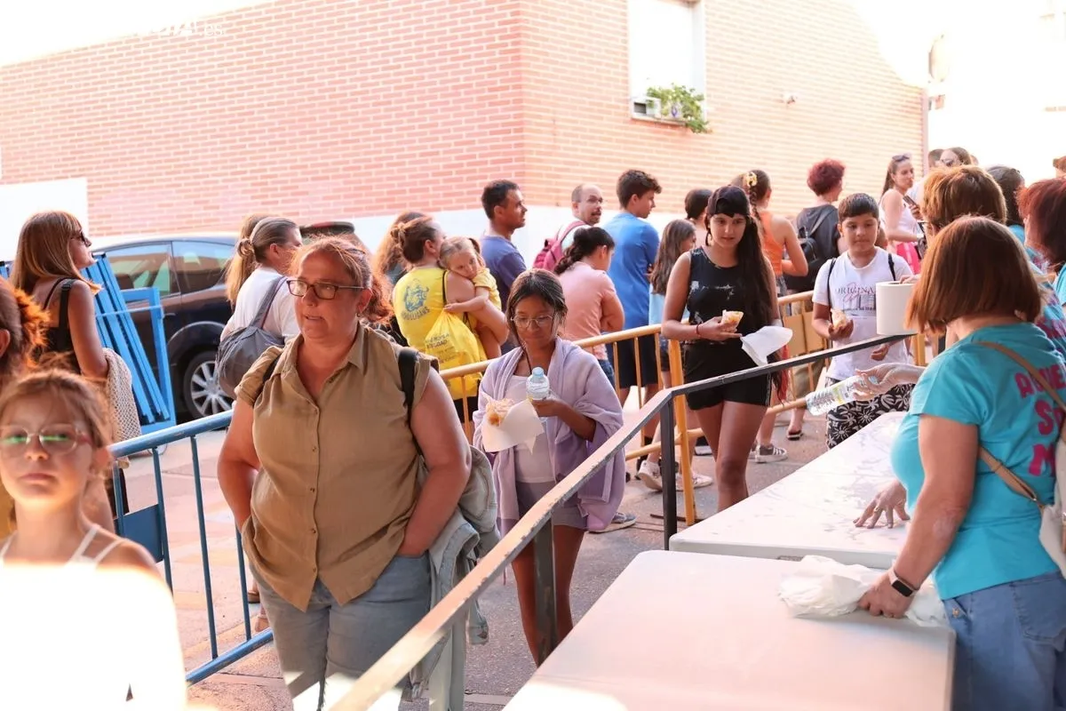 Merienda infantil por las fiestas de Santa Marta. Fotos: David Sañudo