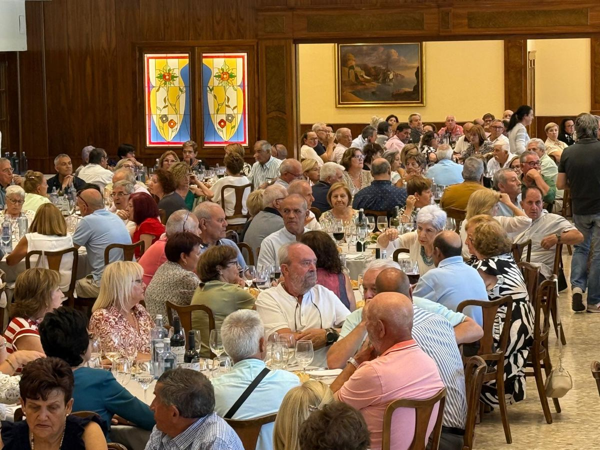 Día de los Mayores en Santa Marta: misa, comida y baile