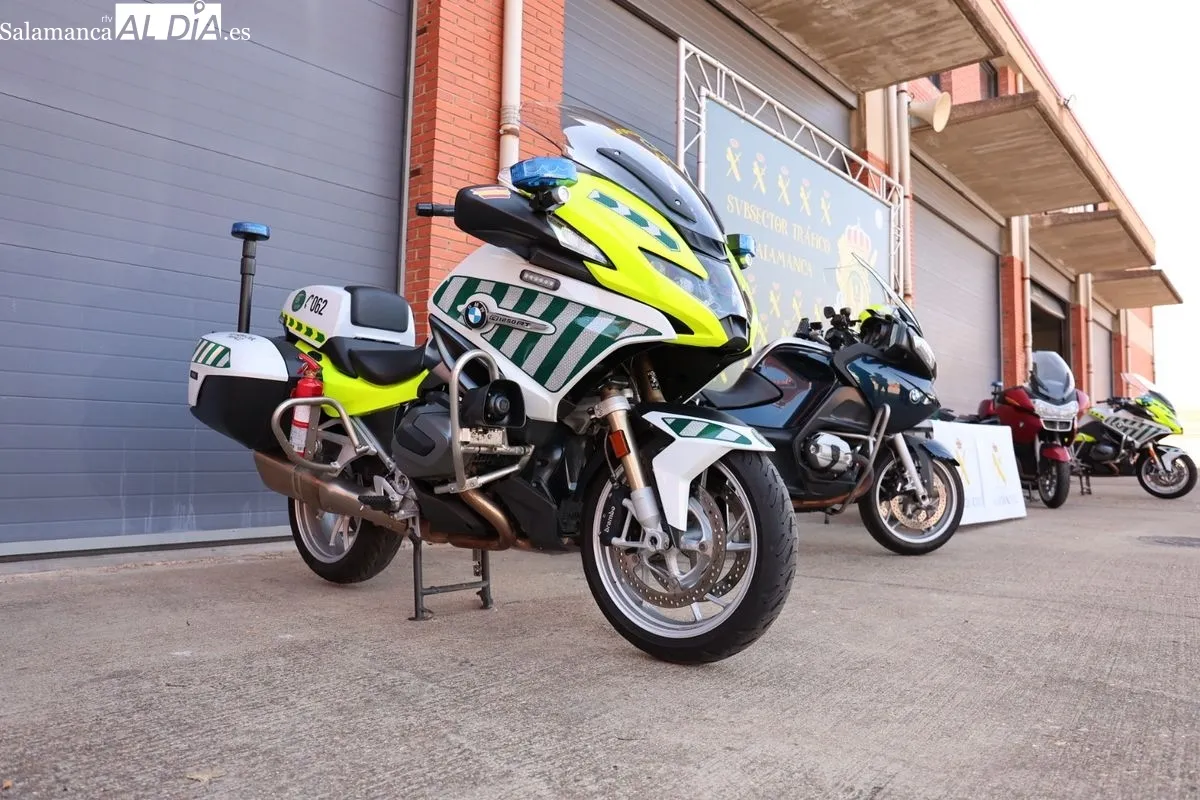 Presentación de los nuevos equipamientos de la Guardia Civil de Tráfico destinados a intensificar la vigilancia y la seguridad vial en la provincia. Foto de David Sañudo
