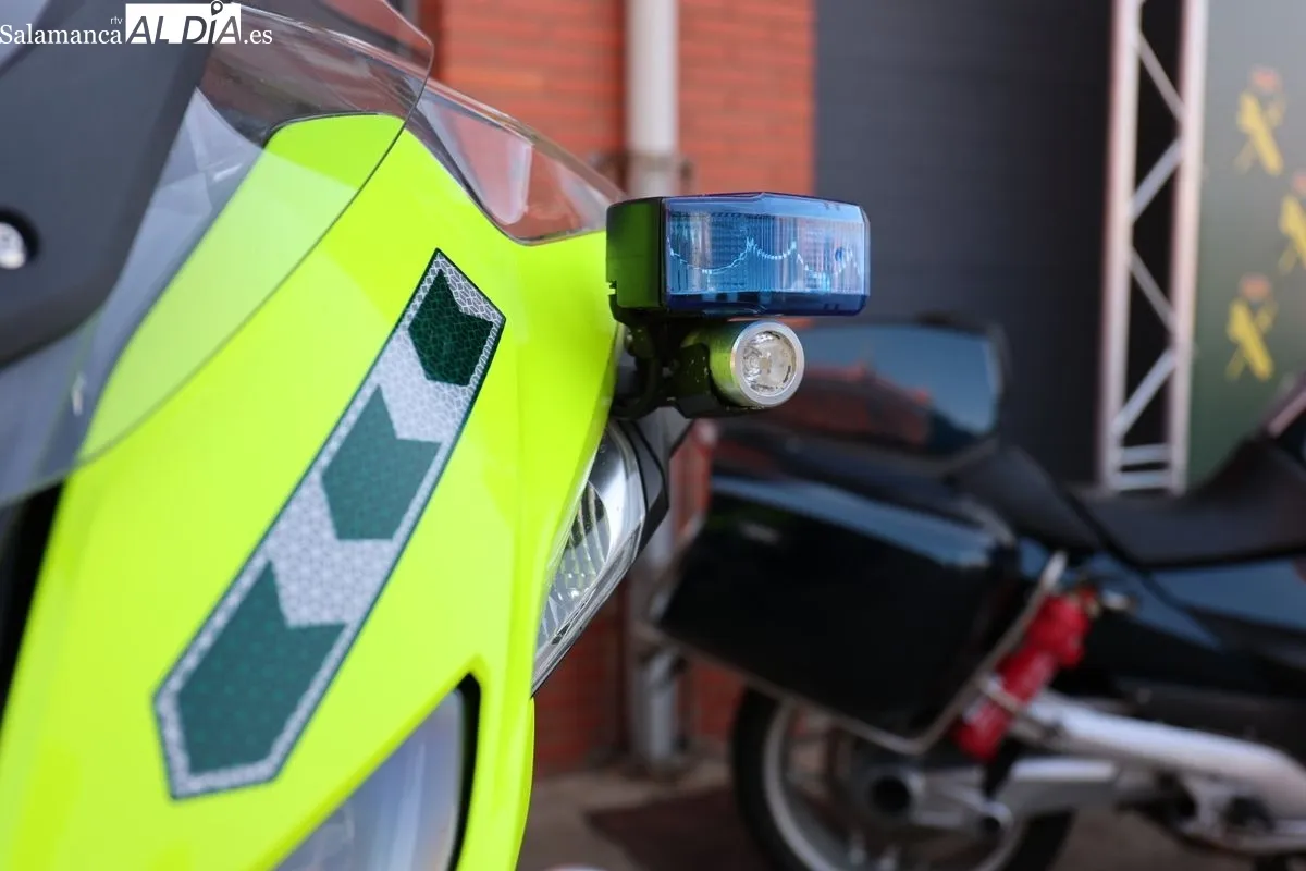 Presentación de los nuevos equipamientos de la Guardia Civil de Tráfico destinados a intensificar la vigilancia y la seguridad vial en la provincia. Foto de David Sañudo