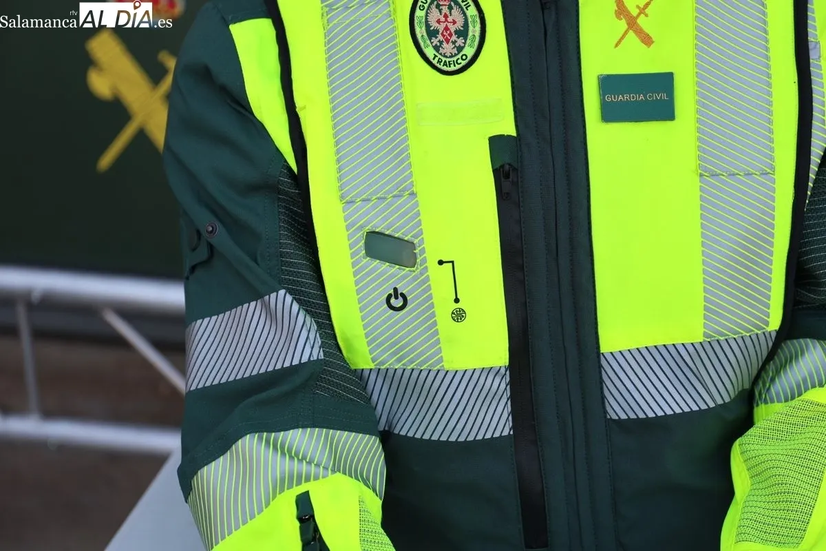 Presentación de los nuevos equipamientos de la Guardia Civil de Tráfico destinados a intensificar la vigilancia y la seguridad vial en la provincia. Foto de David Sañudo