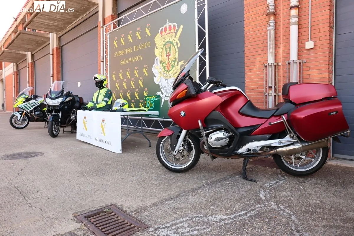 Presentación de los nuevos equipamientos de la Guardia Civil de Tráfico destinados a intensificar la vigilancia y la seguridad vial en la provincia. Foto de David Sañudo