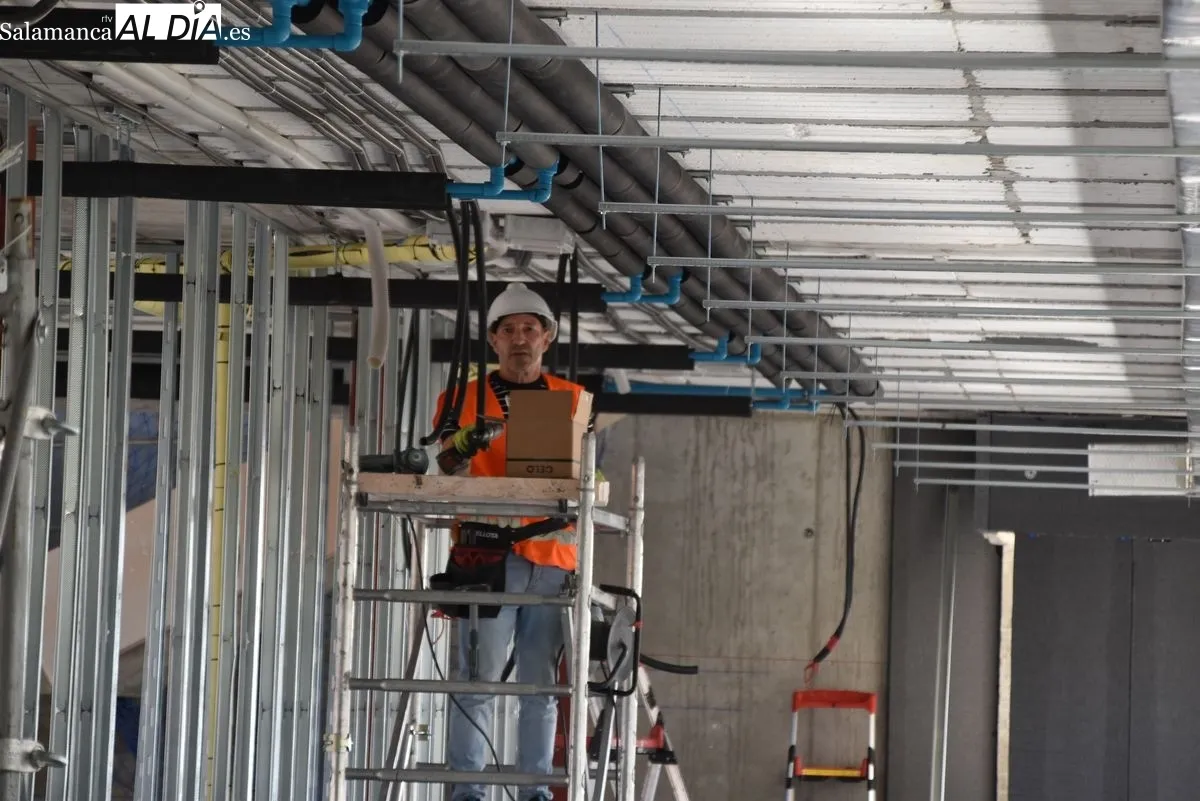 Visita del consejero de Sanidad, Alejandro Vázquez, a las obras del Centro de Salud de Prosperidad. Foto de Miguel A. González