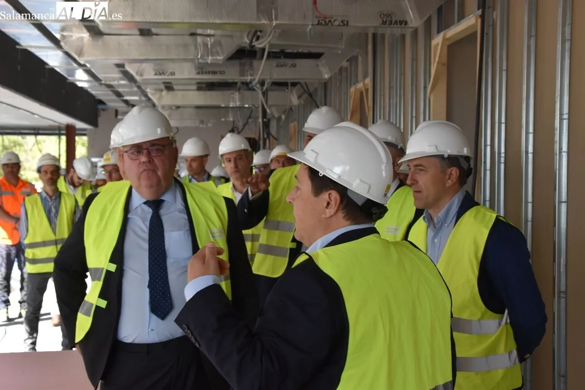 Visita del consejero de Sanidad, Alejandro Vázquez, a las obras del Centro de Salud de Prosperidad. Foto de Miguel A. González