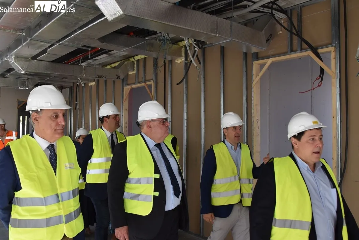Visita del consejero de Sanidad, Alejandro Vázquez, a las obras del Centro de Salud de Prosperidad. Foto de Miguel A. González